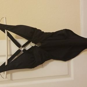 Venus  NWOT criss cross black swim suit size 6